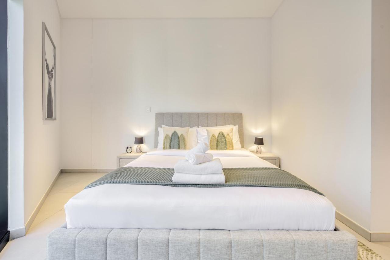 Maison Privee - Luxury, Spacious, Modern Near Burj Khalifa And Dubai Canal Extérieur photo